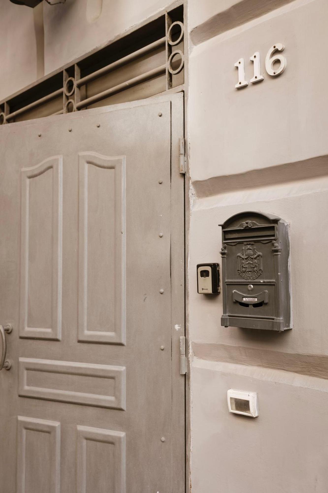 Studio 116, Host Apartments Napoli Esterno foto